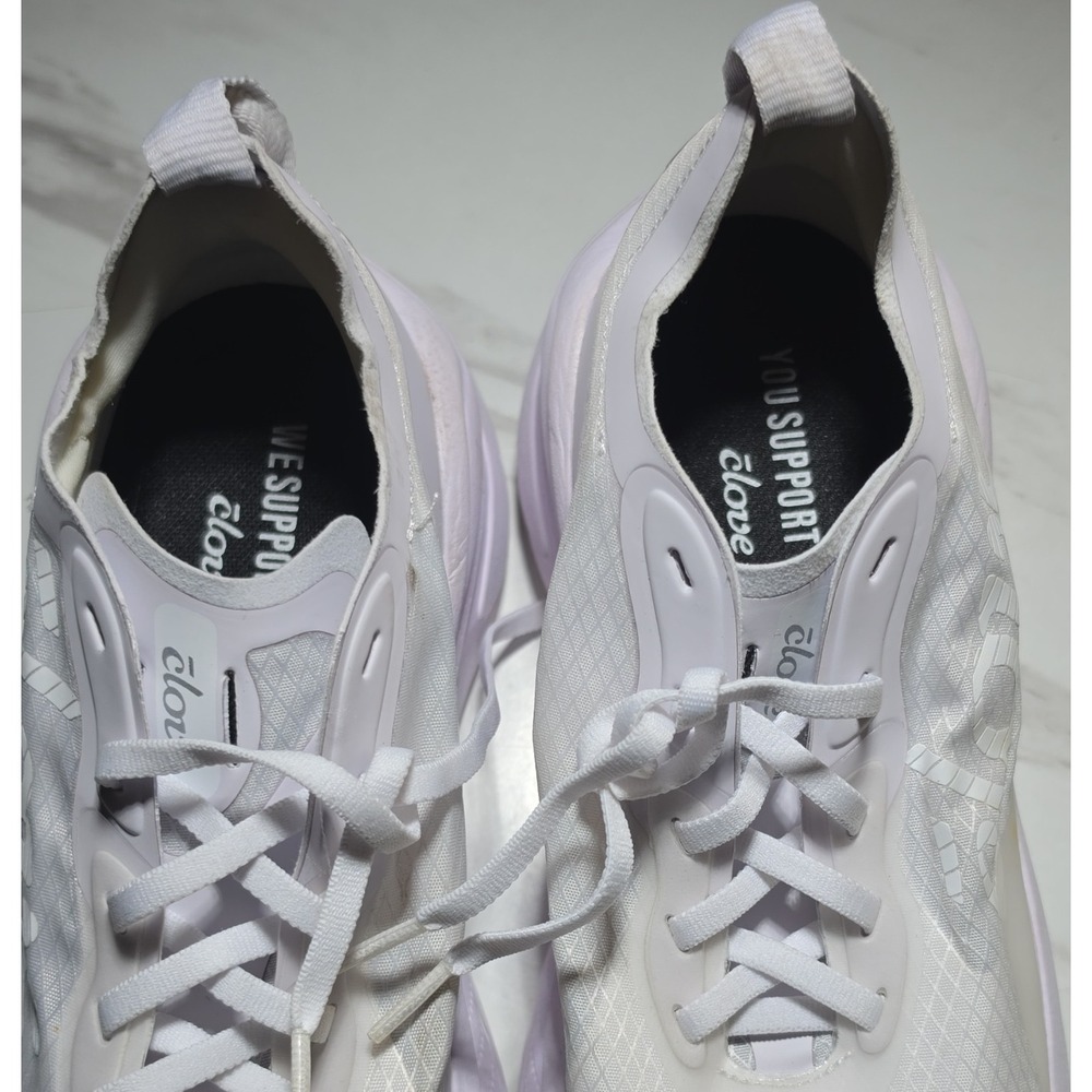 Clove White Solid Low Top‎ Lace Up Women's Athletic Sneakers Logo